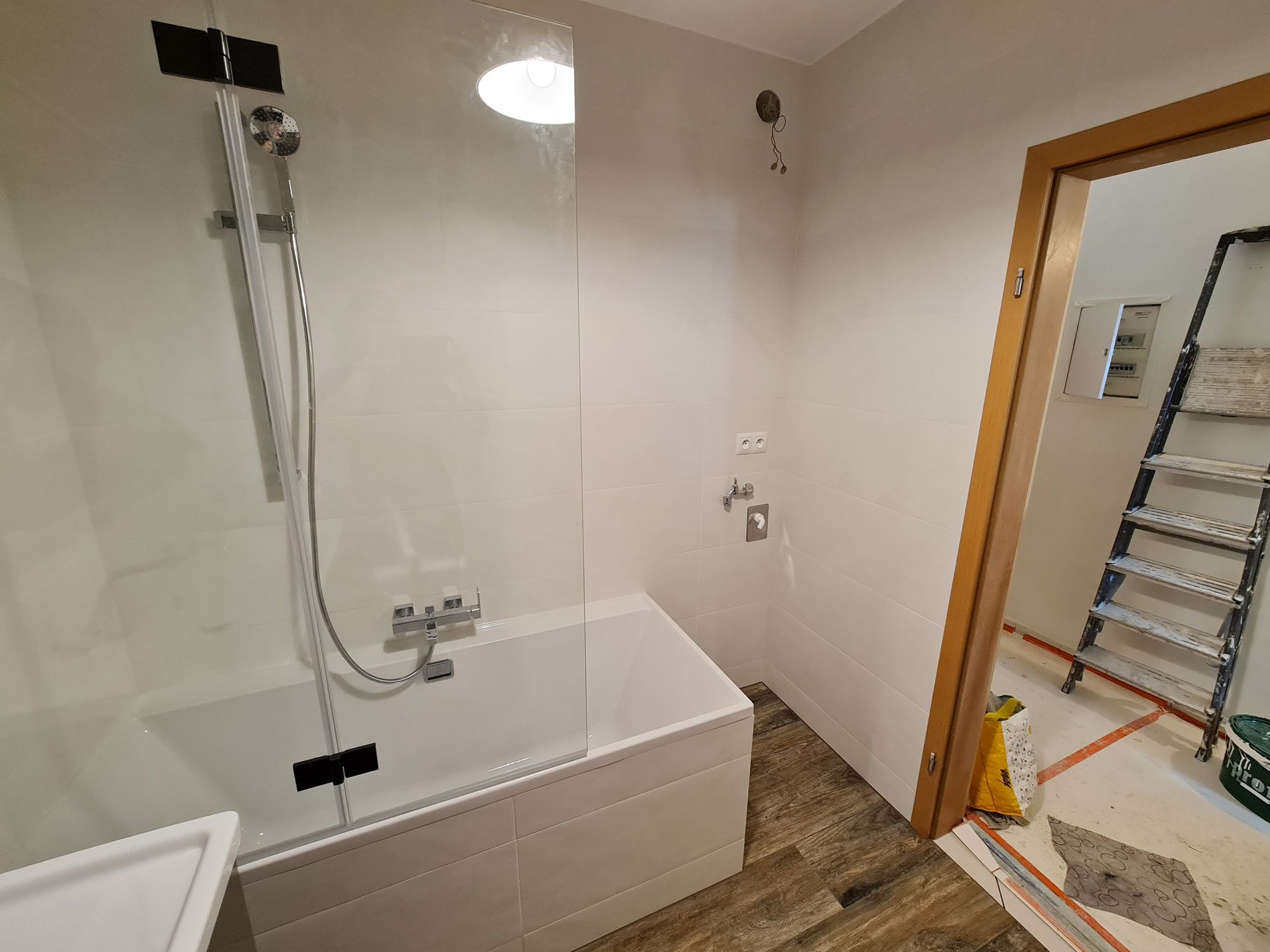 Bathroom with large cracks