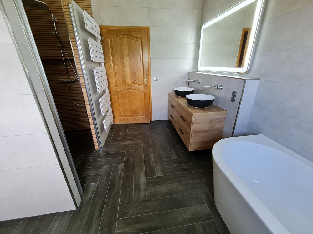 Renovation of a large bathroom