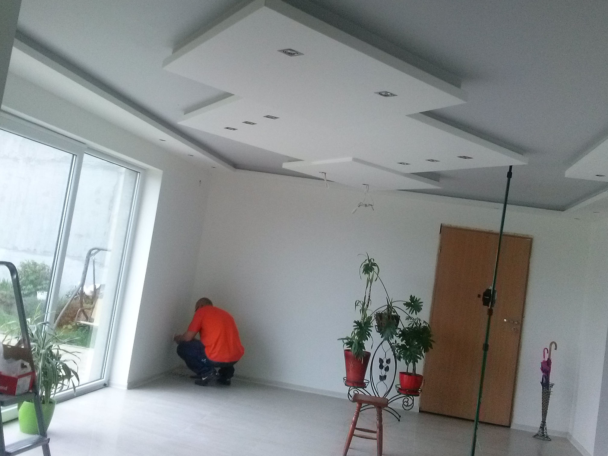 Suspended ceiling in the lobby