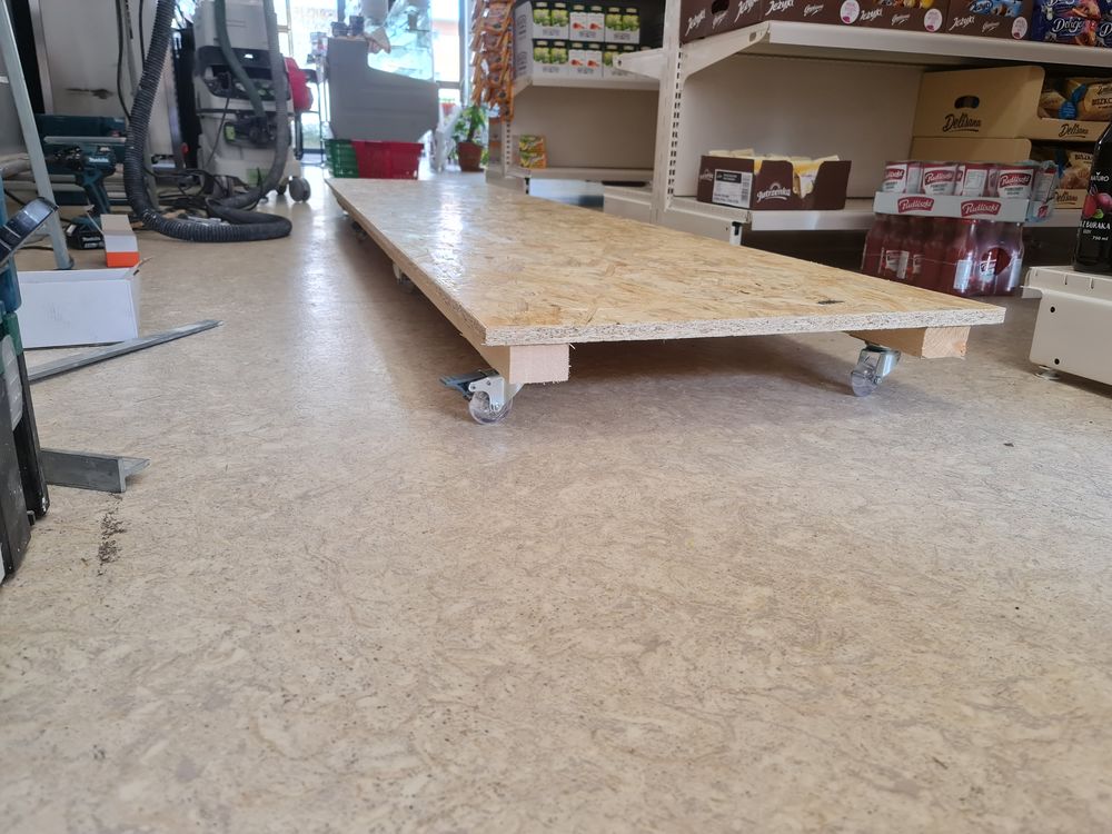 Design and construction of a store counter